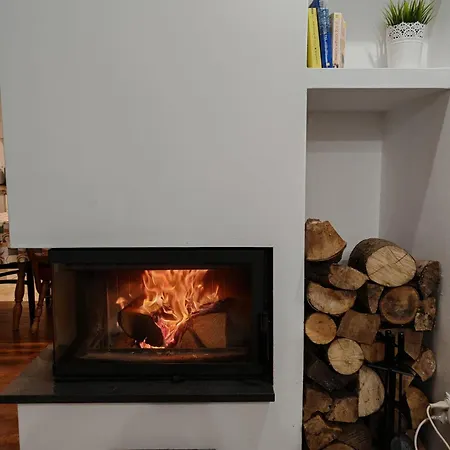 Dom Pod Lasem * אוסטקה