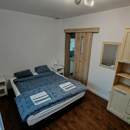 בית נופש Dom Pod Lasem אוסטקה